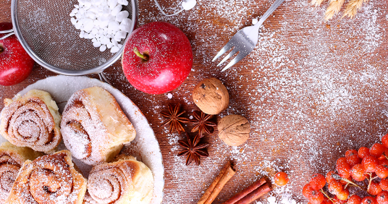 Christmas Morning Apple Cinnabuns